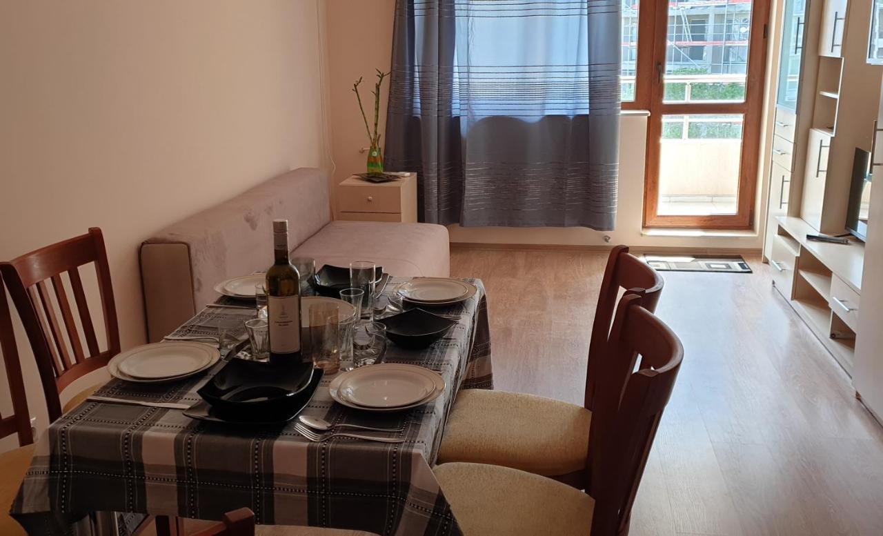 Family Holiday Apartments Breez 1 Варна Экстерьер фото