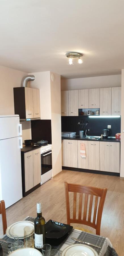 Family Holiday Apartments Breez 1 Варна Экстерьер фото