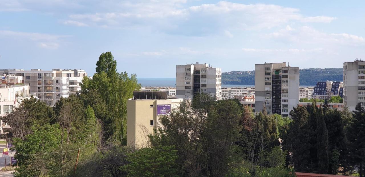 Family Holiday Apartments Breez 1 Варна Экстерьер фото