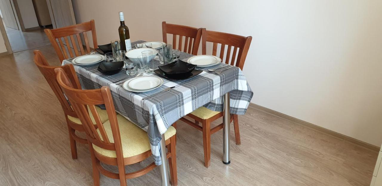 Family Holiday Apartments Breez 1 Варна Экстерьер фото