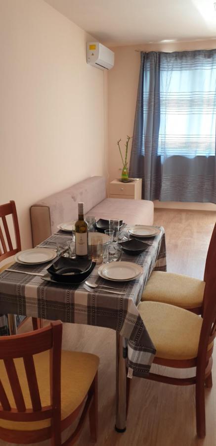 Family Holiday Apartments Breez 1 Варна Экстерьер фото