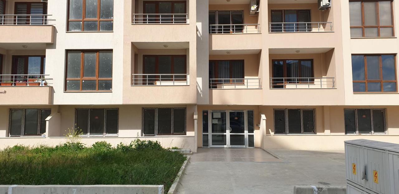 Family Holiday Apartments Breez 1 Варна Экстерьер фото